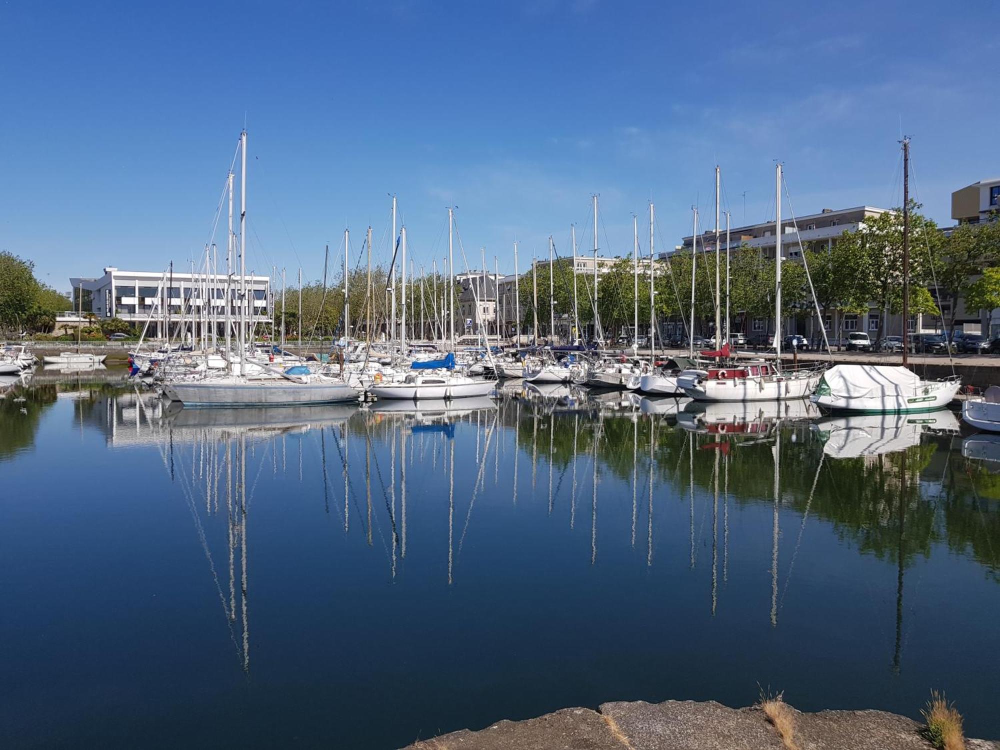 Grand Studio Avec Parking A 10 Minutes Des Plages Лориан Екстериор снимка
